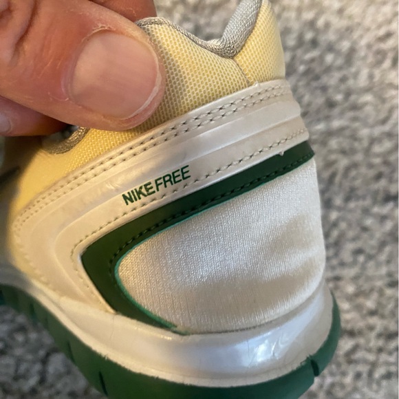 Nike Men’s size 9 Nike Free Running Shoes Flyknit Good Condition! - Picture 8 of 8